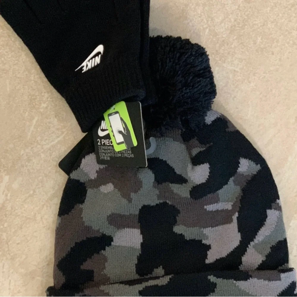 Nike Camo Pom Beanie & Texting Gloves Set